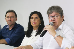 Governador reforça compromisso de normalizar em até 72h abastecimento d’água em CG