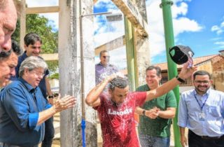 Governador e presidente da Cagepa inauguram nova adutora de água tratada em Cajazeiras