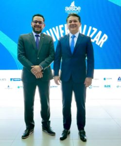 Presidente da Cagepa prestigia cerimônia de posse da nova diretoria da Aesbe, em Brasília