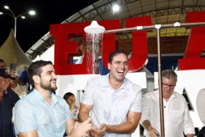 Governador e presidente da Cagepa entregam sistema de abastecimento de água em Riacho dos Cavalos